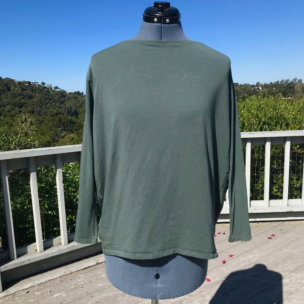 Lululemon Green Long Sleeve